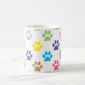 可愛いカラフルの子犬の足のプリントパターン コーヒーマグカップ (中央)