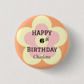 可愛いカラフルデイジー花柄誕生日名 缶バッジ (正面)