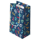 可愛いカラフルナンバーズパターンブルーキッズ スモールペーパーバッグ (裏面アングル)