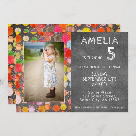 可愛いカラフルブロッツチョークボードキッズフォト誕生日 招待状 (正面/裏面)