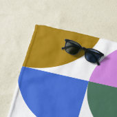 可愛いカラフル幾何モダン図形のパターン青 ビーチタオル (インサイチュ)