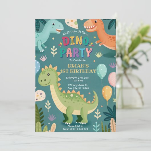 可愛いカラフル恐竜の少年ファースト誕生日 招待状 (スタンド正面)