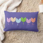 可愛いカラフル春チューリップが紫色とピンク ランバークッション (ブランケット)