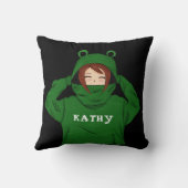 可愛いガールとグリーンカエルフード付スケッチブラックネーム クッション (裏面)