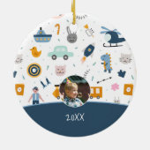 可愛いキッズパターン写真と名前ボーイブルークリスマス セラミックオーナメント (裏面)