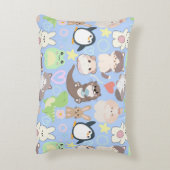 可愛いキャラクター柄LブルーBG アクセントクッション (裏面(縦))