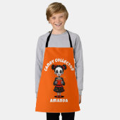 可愛いキャンディコレクタースケルトンキッズハロウィーン エプロン (着用した状態)