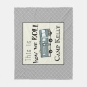 可愛いキャンプRV「これが私たち転がの道だパーソナライズされた」 フリースブランケット (正面)