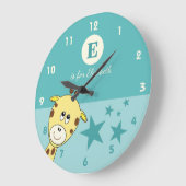 可愛いキリン星のグリーンベビー名 ラージ壁時計 (傾斜)