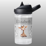 可愛いキリン星キッズグレーで名前を追加 ウォーターボトル<br><div class="desc">CamelBak Eddy®水子供へ瓶。名前を付けてパーソナライズ白と灰色の星を持つ可愛いキリンが特徴のウォーターボトル。</div>