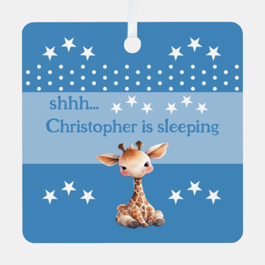 可愛いキリンshhhの名前の追加の青い眠っている メタルオーナメント (正面)