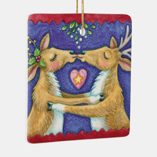 可愛いクリスマストインデナー、ロマンチックなキスwミスタントウ セラミックオーナメント (右)