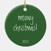 可愛いクリスマス猫、緑パーソナライズされた背中、名前/年 セラミックオーナメント (裏面)