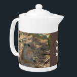 可愛いグラウンドリス2人のお茶フォト自然<br><div class="desc">お茶の用意は？このティーポットは、自然写真を撮影し、彼の砂漠の家を見上げて立ち上がった可愛らしい小さなリスのまわりにリをキャプチャする。前足を前方に持ち出し、横顔を見せる。このティーポットの両側にリスの写真が表示され、中央に「Tea For Two」と表示される。速カスタマイズく簡単に望まもししい。</div>