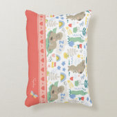 可愛いコアラ柄小さな女の子名付きピンク アクセントクッション (正面(垂直))