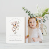 可愛いコアラ葉写真任意の年齢誕生日招待状 サンキューカード (スタンド正面)