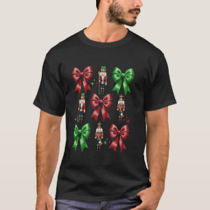 可愛いコケット弓くるみクラッカースクワッドクリスマスファミル Tシャツ
