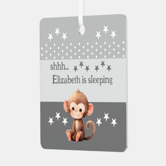 可愛いサルshhh追加の名前が眠っている灰色 メタルオーナメント (正面左)