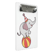 可愛いサーカス象オンボール – 誕生日パーティイリュウ ミニクリップボード (アングル)