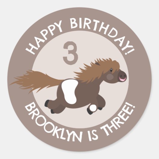 可愛いシェトランドポニーパーソナライズされたマンガの誕生日 ラウンドシール (正面)