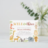 可愛いジャングルアニマル&離れズワイルドアンドスリー誕生日 インビテーションポストカード (スタンド正面)