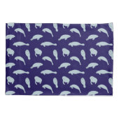 可愛いスイミングマナパターン(の模様が)あるーブルー 枕カバー (裏面)