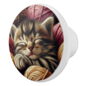 可愛いストライプのグレーの子猫の毛糸 セラミックノブ (右)