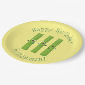 可愛いセロリにトリオ漫画の野菜を付ける ペーパープレート (アングル)