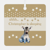 可愛いゼブラshhh追加の名前は眠っている茶色 メタルオーナメント (正面)