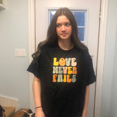 可愛いソフトパステルカラーLOVE NEVER Black Tシャツ