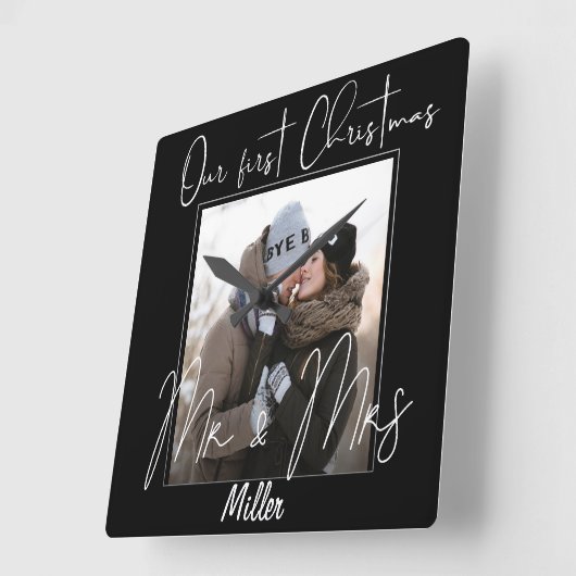 可愛いタイポグラフィ初めてのクリスマスミセス・フォト スクエア壁時計 (傾斜)