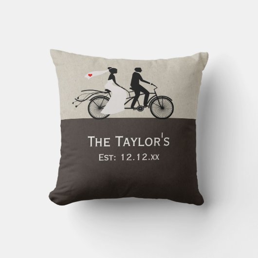 可愛いタンデムバイク新郎新婦結婚の クッション (正面)