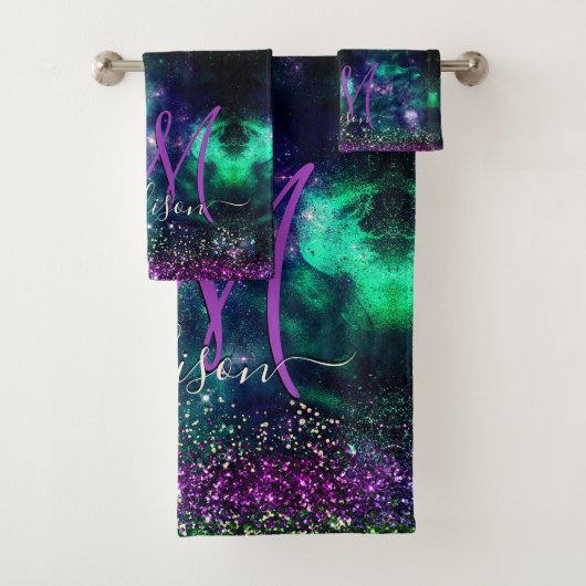 可愛いダークパープルグリーンフェイクグリッターモノグラム バスタオルセット (インサイチュ)