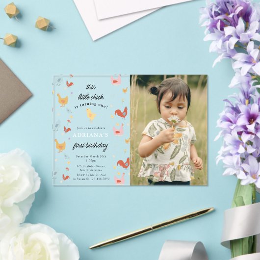 可愛いチキンヘンスチックガールファースト誕生日写真 アクリル招待状 (インサイチュ (ウェディング))