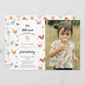 可愛いチキンヘンスチックガールファースト誕生日写真 招待状 (正面/裏面)