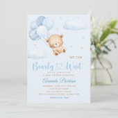可愛いテディベア男の子の青bearly待ち赤ちゃんシャワー 招待状 (スタンド正面)