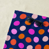 可愛いドットスポットライトブルーパープルパーソナライズされた ビーチタオル (インサイチュ)