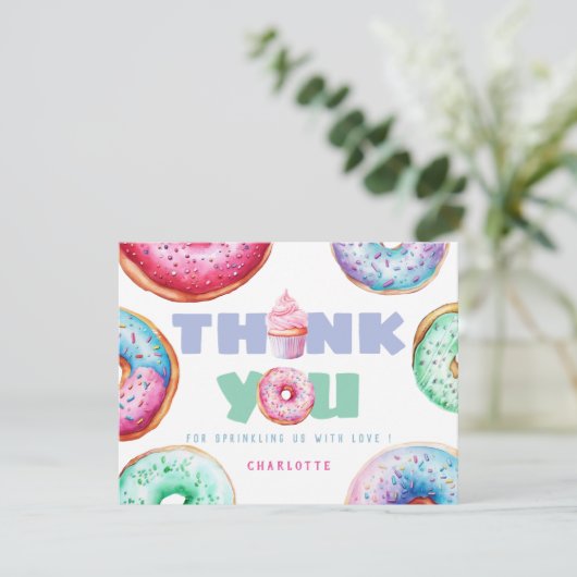 可愛いドーナツ女の子カスタムの子供の誕生日写真 サンキューカード (スタンド正面)
