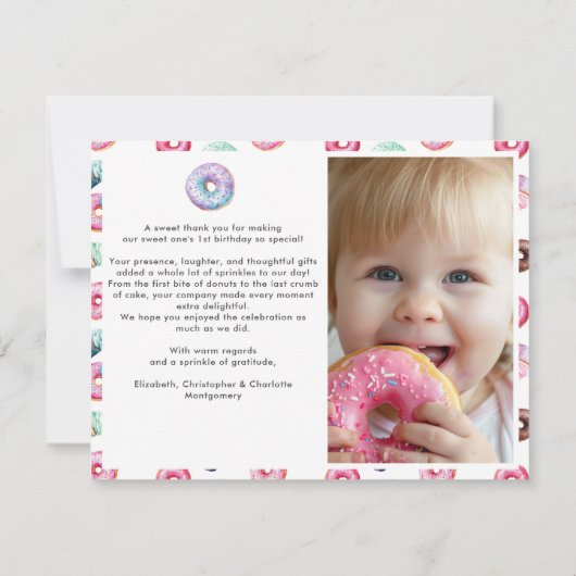 可愛いドーナツ女の子カスタムの子供の誕生日写真 サンキューカード (裏面)