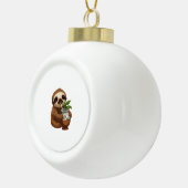 可愛いナマケモノ飲むエルバメイト – かわいいかわいいA セラミックボールオーナメント (右)