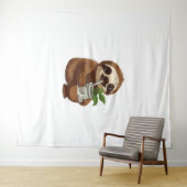 可愛いナマケモノ飲むエルバメイト – かわいいかわいいA タペストリー (インサイチュ(横))