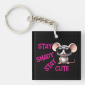 可愛いネズミを残して日陰 キーホルダー (正面)