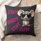 可愛いネズミを残して日陰 クッション (ブランケット)