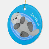 可愛いハッピーシーオッターブルー漫画イラストレーション セラミックオーナメント (左)