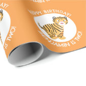 可愛いハッピータイガーパーソナライズされたカブの誕生日 ラッピングペーパー (ロールコーナー)