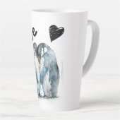 可愛いハッピーバレンタインデーとペンギンの愛 カフェラテマグ (右アングル)