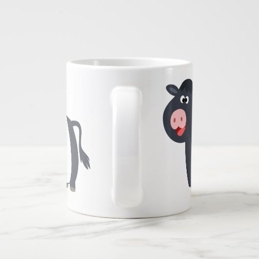 可愛いハッピーマンガートベルテッドギャロウェイカウジャンボマグカップ ジャンボコーヒーマグカップ (裏面)