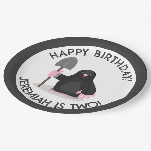 可愛いハッピーモルパーソナライズされた漫画の誕生日 ペーパープレート (アングル)