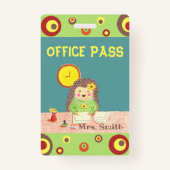 可愛いハリネズミ事務所ホールのパス バッジ (正面)