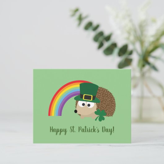 可愛いハリネズミLeprechaun St. Patrick's Day ポストカード (スタンド正面)